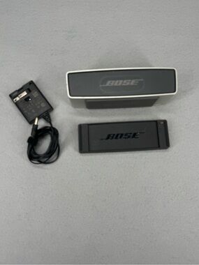 Bose SoundLink Mini Bluetooth Speaker with Dock Station and Cord